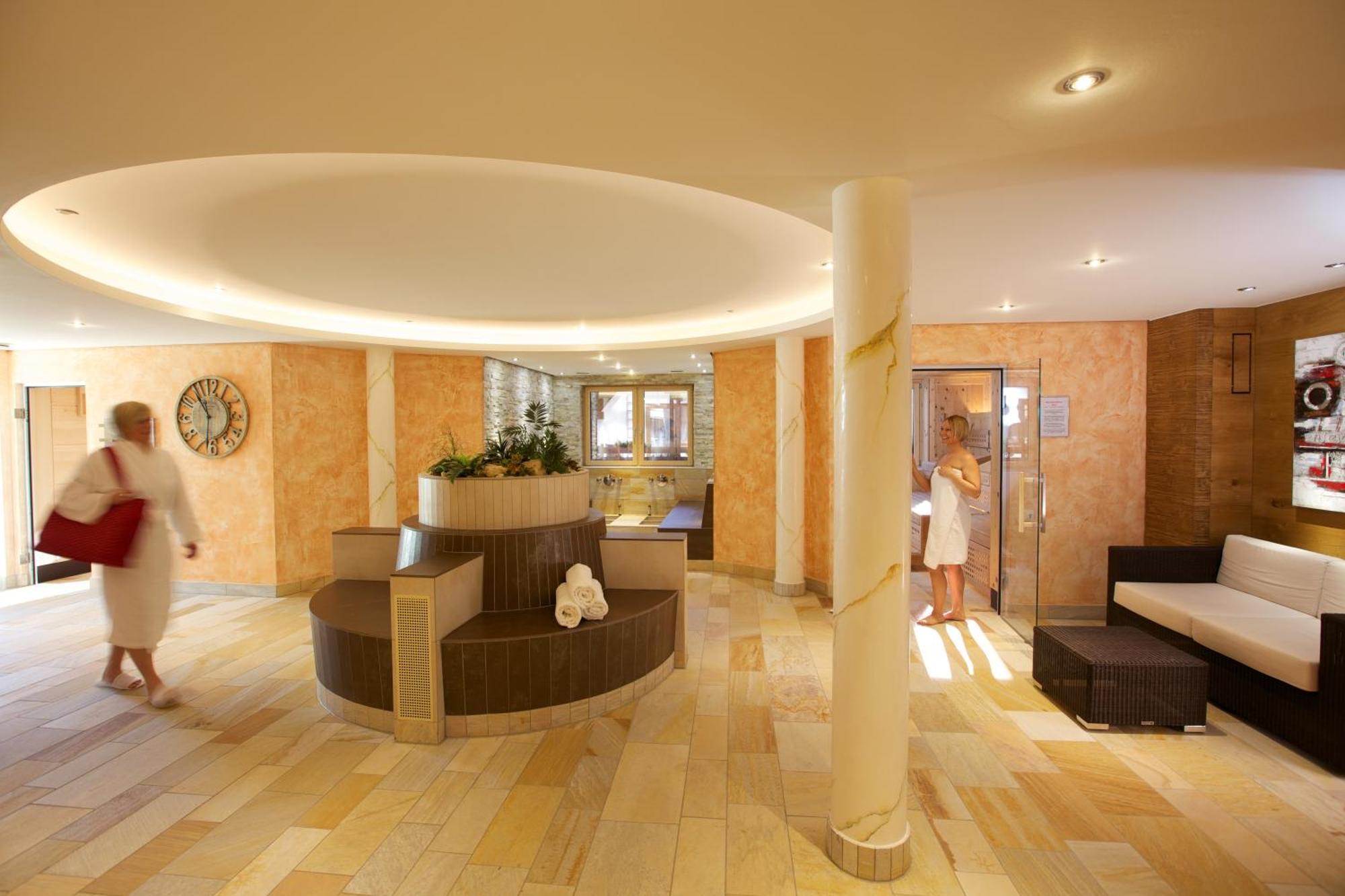 Naturparkhotel Adler Вольфах Экстерьер фото